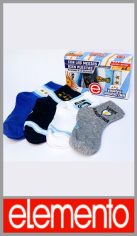 Pack ELEMENTO familiar con 4 pares de medias Argentina Mundial, en talle de niño, juvenil, mujer y hombre, 1 par por tamaño, con el agregado de plancha de stickers y kit de maquillaje.