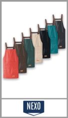 Delantal de cocina NEXO en plastico, con pechera y bolsillo central, tamaño aproximado de 66cm x 70cm, en colores surtidos, pack por unidad.