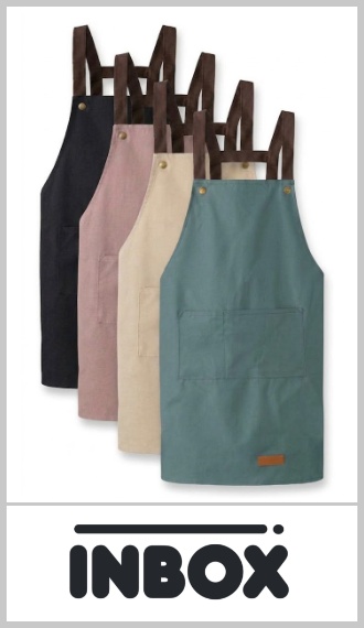 Delantal de cocina INBOX en plástico, con pechera y bolsillo central. Su material impermeable lo hace práctico para proteger la ropa de salpicaduras y manchas, y se limpia fácilmente con un paño húmedo. Ideal para cocinar, lavar la vajilla o tareas de limpieza. De medidas aproximadas 66cm x 71cm. Disponible en colores surtidos. Pack por unidad.