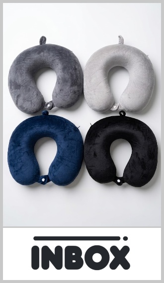 Almohada de viaje para adultos pillow soft INBOX .Exterior gamuzado y relleno memory foam. Diseñada para encajar cómodamente alrededor del cuello y brindar confort. Cuenta con broche de cierre. Pack por unidad.
Medida 30cm x 30cm x 8 cm 
Colores surtidos igual a la imagen
