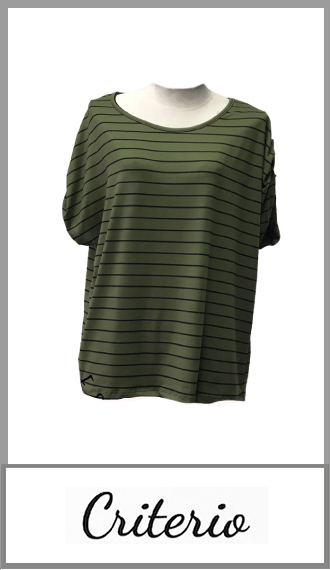 Remera CRITERIO rayada manga corta, para mujer con boton en los hombros, en distintos colores en talles 6, 8, 10 y 12 . Pack por unidad en percha.