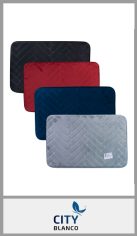 Alfombra de baño calidad memory foam estampada / relieve, con base antideslizante, en 100% poliéster. Medida 40cm x 60cm. Pack por unidad en estampas surtidas.