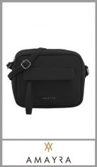 Morral AMAYRA para mujer confeccionada tela de Pu de gran calidad, totalmente forrada en su interior, contiene dos bolsillo en su exterior con cierre y otro plano tipo invisible con solapa y un llavero decorativo, una correa regulable con el mismo color
Excelentes detalles y terminaciones según imagen. Pack por unidad. 17cm X 21cm X 9.50cm