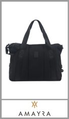 Cartera negra AMAYRA de 100% poliester de gran calidad. contiene dos asa de agarre contiene una desmontable, contiene bolsillo interno plano. 
Pack por unidad 
Medida 31cm x 41cm x 14cm