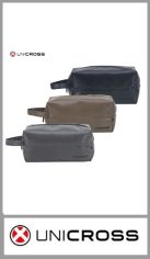 Neceser de viaje  cuenta con un compartimiento prinicipal con cierre de gran calidad y un bolsillo frontal con cierre, cuenta con manija para traslado, cuenta con compartimientos internos con cierre.
Colores surtidos igual a la imagen 
Viene por unidad 
Tamaño 15cm x 22cm x 8cm