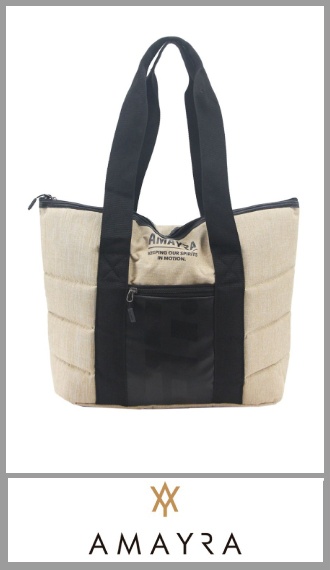 Bolso Beige AMAYRA FIT, cuenta con un bolsillo principal y un bolsillo plano externo y dos asas de agarre de gran tamaño, material 100% poliester
Medida 32cm x 38cm x 14cm
Pack por unidad 
Color Beige igual a la imagen