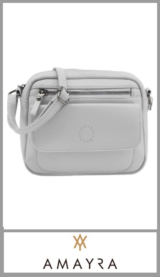 Cartera morral gris AMAYRA de PU de gran calidad,completamente forrada en su interior.  
Contiene una tira regulable y desmotable un bolsillo frontal con cierre, un bolsillo plano del lado de atras y un bolsillo princial con un bolsillo interno con cierre.
Pack por unidad 
Medida 16cm x 21cm x 7cm