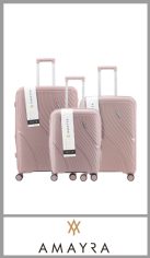 Juego de 3 valijas AMAYRA de PP ( prolipropileno) . Cuenta con 4 ruedas 360º que le permite moverse en todas las direcciones sin problemas. Divisor organizador intermedio con red y elásticos. Set por 3 piezas con fuelle amplio, carro reforzado, candado y manija extensible. Medidas 20 + 24 + 28 . Pack por juego 3 piezas.