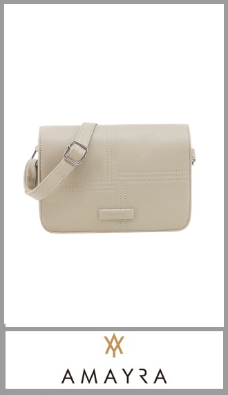 Cartera morra VISON AMAYRA para mujer, confeccionada en Pu de gran calidad, totalmente forrada en su interior, cuenta con un cierre en el bolsillo principal y cuenta con una solapa con cierre de boton imantado y una correa regulable.
Excelentes detalles y terminaciones según imagen. Pack por unidad.
Tamaño 16cm x 22cm x 9cm