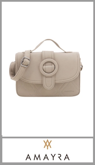 Cartera morra GRIS CLARO AMAYRA para mujer, confeccionada en Pu de gran calidad, totalmente forrada en su interior, cuenta con un cierre en el bolsillo principal y cuenta con una solapa con cierre de boton imantado y una correa regulable.
Excelentes detalles y terminaciones según imagen. Pack por unidad.
Tamaño 15cm x 22cm x 8cm