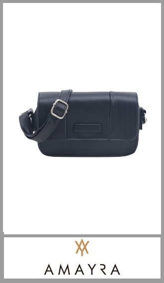 Cartera morra NEGRA  AMAYRA para mujer, confeccionada en Pu de gran calidad, totalmente forrada en su interior, cuenta con un cierre en el bolsillo principal y cuenta con una solapa con cierre de boton imantado y una correa regulable.
Excelentes detalles y terminaciones según imagen. Pack por unidad.
Tamaño 12cm x 19cm x 7cm
