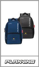 PLANNING PORTANOTEBOOK  18.5 Contiene 3 bolsillos con cierres engomados, uno grande en el medio y dos bolsillos frontales, dos bolsillos laterales  portabotella  
Espalda acolchonada. 
Colores surtidos igual a la imagen 
Viene por unidad 
Tamaño 47cm x 33cm x 18cm