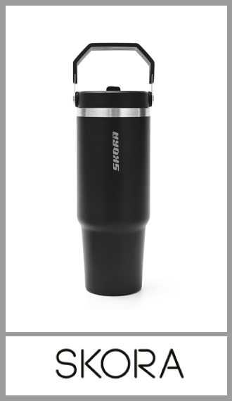 Vaso térmico SKORA de acero doble capa. Autorizado INAL. Tapa a rosa con pico rebatible y manija de agarre. Incluye packaging y incluye stickers para personalizar . Capacidad: 900ml. Pack por unidad en cajita individual.