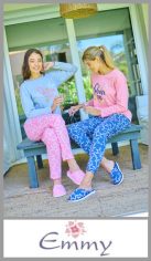 Pijama EMMY manga larga pantalon largo, casaca y pantalon estampados, cuello redondo, colores surtidos en talles S, M, L y XL. Pack por unidad.