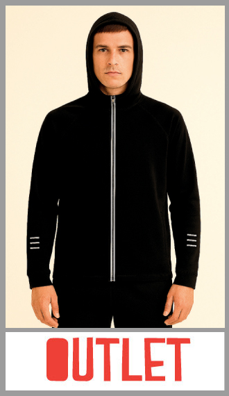 Campera deportiva OUTLET de hombre para actividades deportivas y recreativas, con capucha y cierre con detalles reflex en las mangas. 
100% poliester, liviana.
COLORES SURTIDOS (BLANCO, GRIS, AZUL FRANCIA Y NEGRO)
PAQUETES POR 10 UNIDADES, EN CURVA EN TALLES 
S/1 M/2 L/3 XL/2 2XL/2