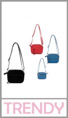 Morral TRENDY para mujer,confeccionada en Pu de gran calidad, totalmente forrada en su interior., contiene tres bolsillos planos en su exterior con cierre, con correa regulable hasta 113cm y dos llaveros decorativos 
Excelentes detalles y terminaciones según imagen. 
Pack por unidad. 
Colores surtidos 
Medidas 15.00cm X 20.00cm X 5.00cm