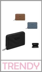 Billetera de PU TRENDY, con varios compartimentos y cierre perimetral. Divisores y tarjetero. Excelentes detalles y terminaciones según imagen
 Medidas: 10cm x 14cm. Colores surtidos. Pack por unidad.