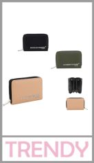 Billetera de PU TRENDY, con dos divisiones y varios compartimentos y cierre perimetral. Divisores y tarjetero. Excelentes detalles y terminaciones según imagen
 Medidas:  9cm x 13cm Colores surtidos. Pack por unidad.